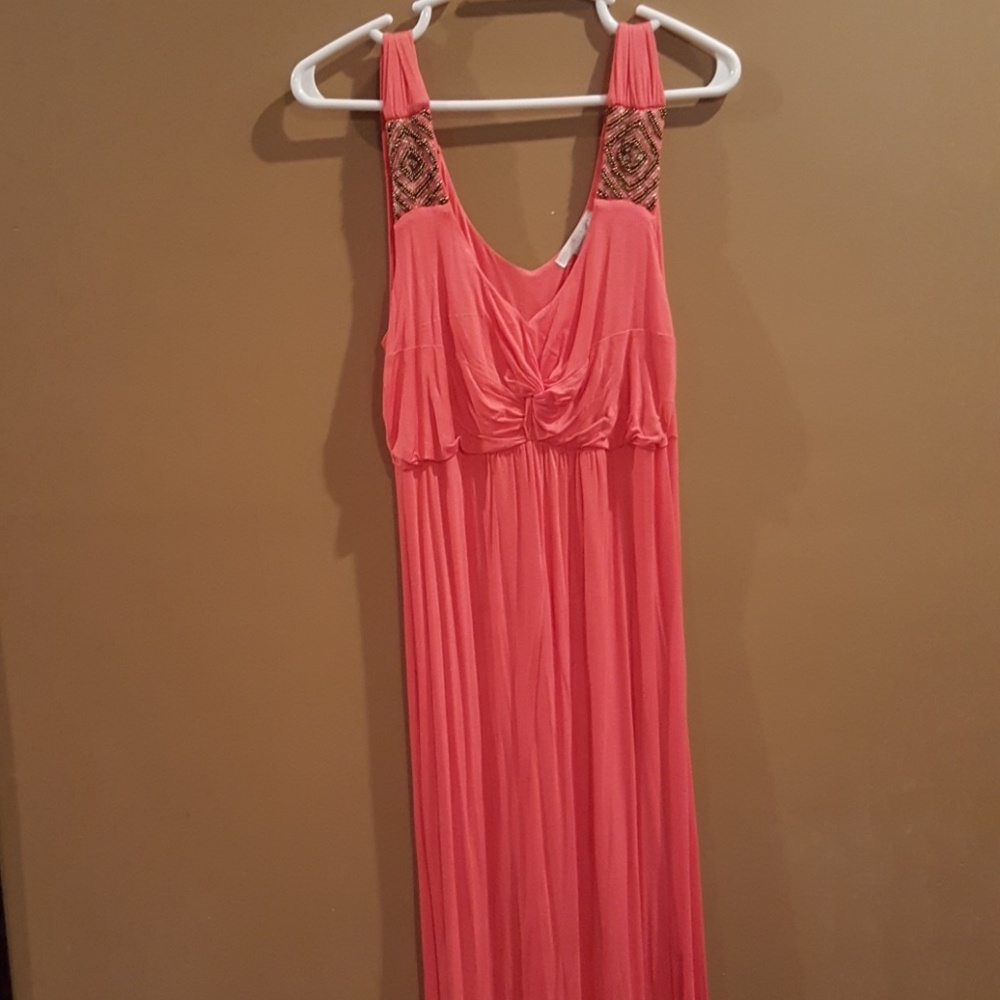 CORAL/ORANGE EUC  MAXI-DRESS GREAT FOR A TALL PERSON